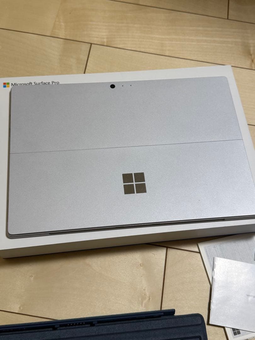 Microsoft Surface Pro 5本体 + キーボード