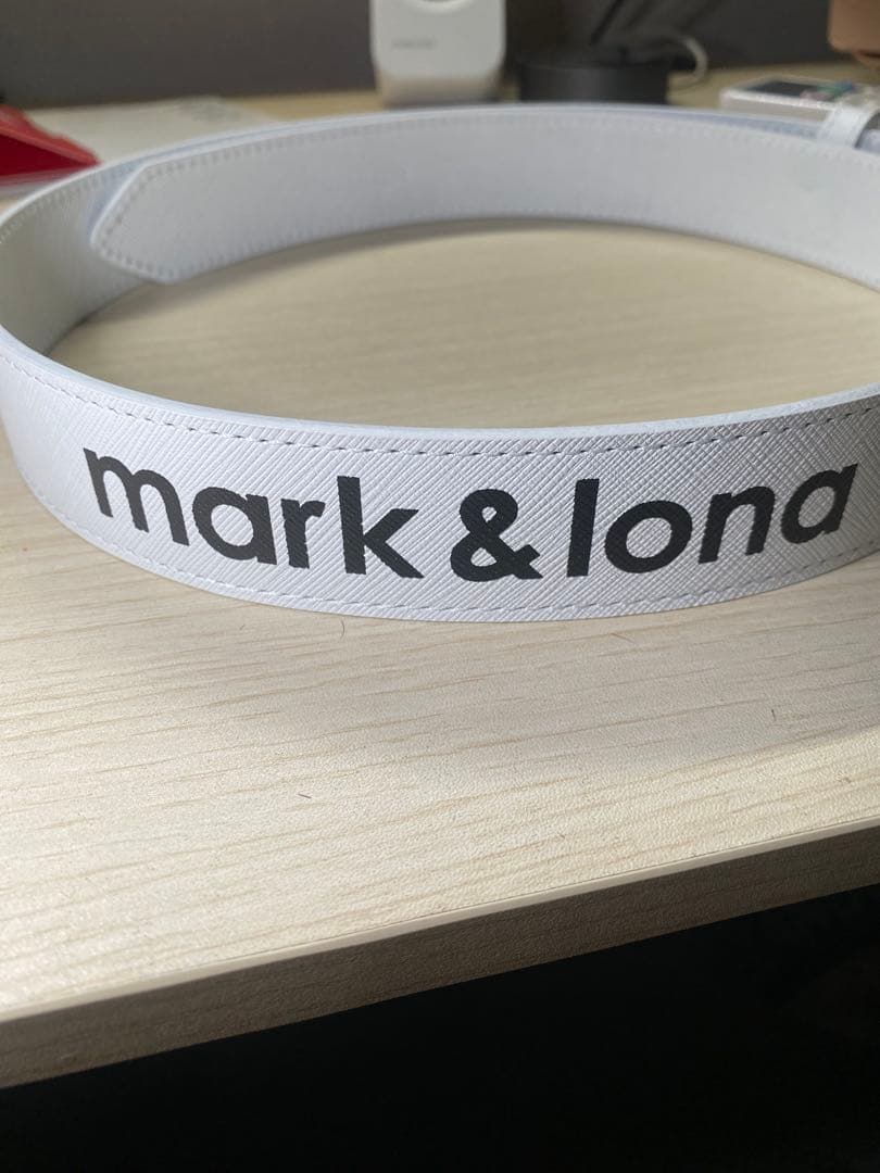 【新品】品薄商品　MARK & LONA ホワイトベルト　Mサイズ　男女兼用