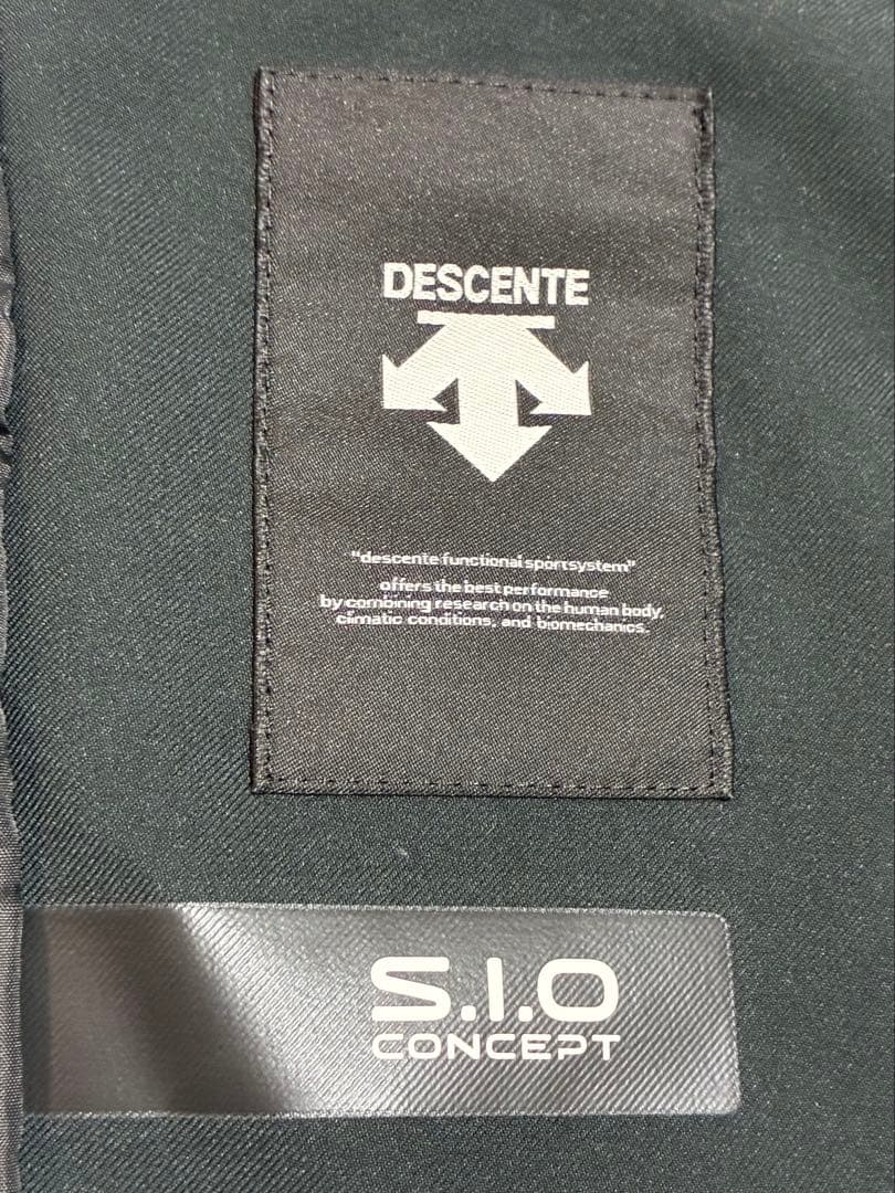 美品 デサントMove Sport スキーウェアジャケットMサイズ167〜173
