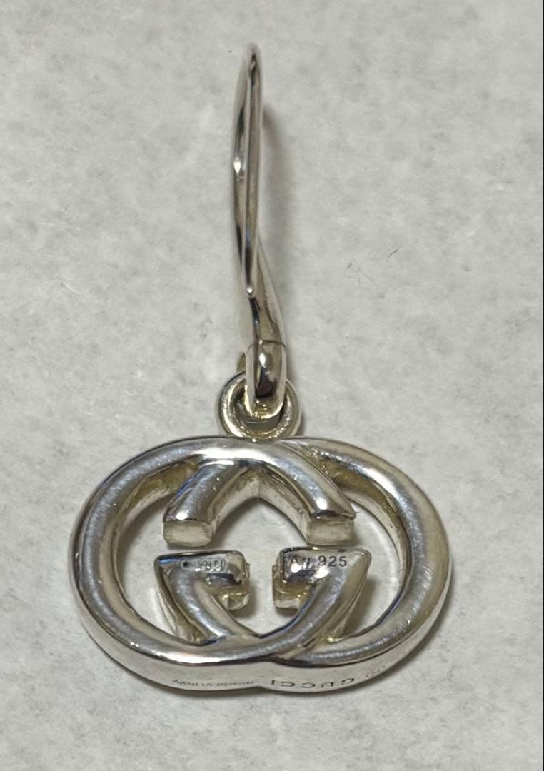 専用★GUCCI♬GGロゴインターロッキングピアス片耳用（1個）★used美品