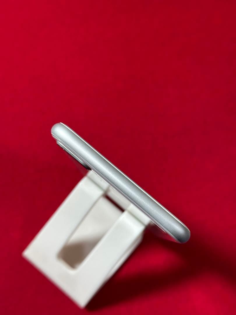 【8875】iPhone 8plusシルバー 64GB simフリー