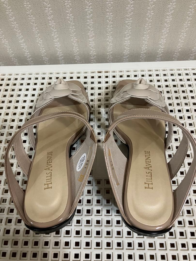 ほぼ新品　ヒルズアベニューミュールサンダルカメリア　ベージュ22.0cm