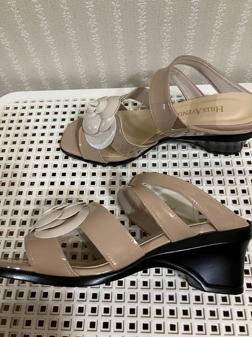 ほぼ新品　ヒルズアベニューミュールサンダルカメリア　ベージュ22.0cm