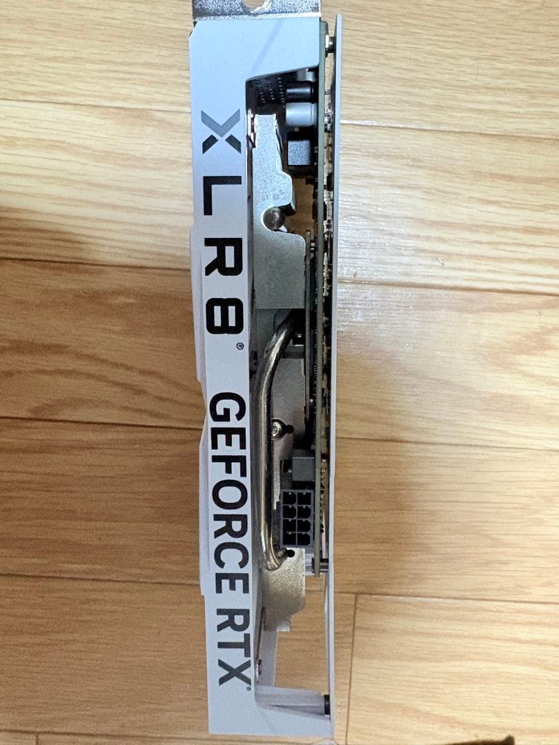 グラフィックボード・グラボ・ビデオカード PNY RTX 4060 8GB WHITE EDITION
