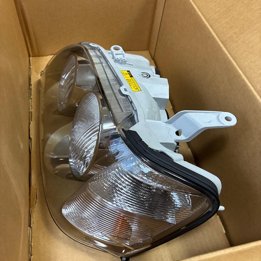激安 新品ヘッドランプASSY LHのみ 81160-3A850 17クラウン用