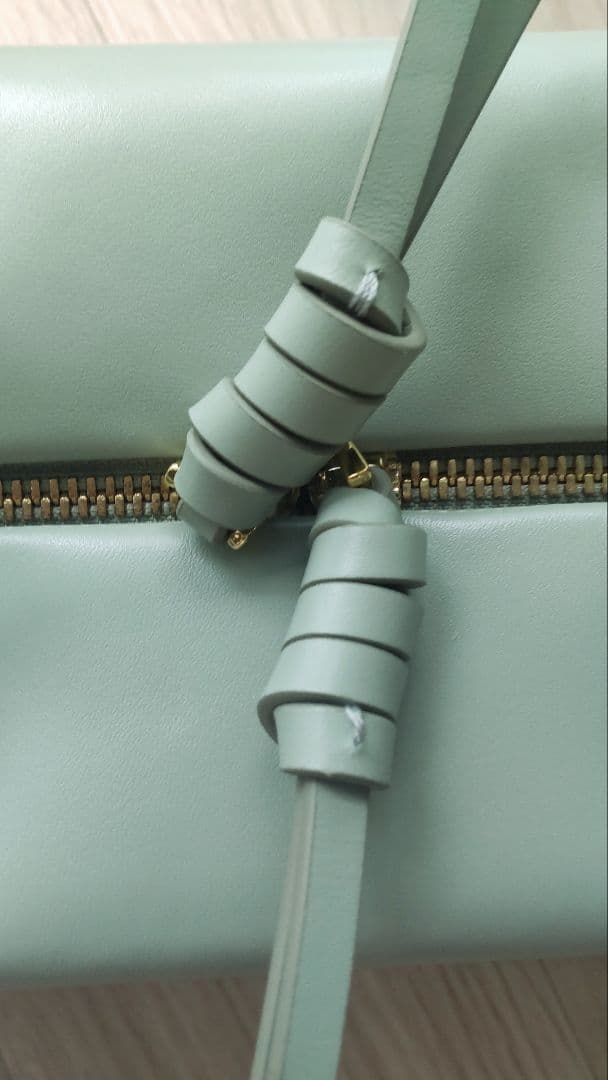 TOV ミントグリーン ハンドバッグ