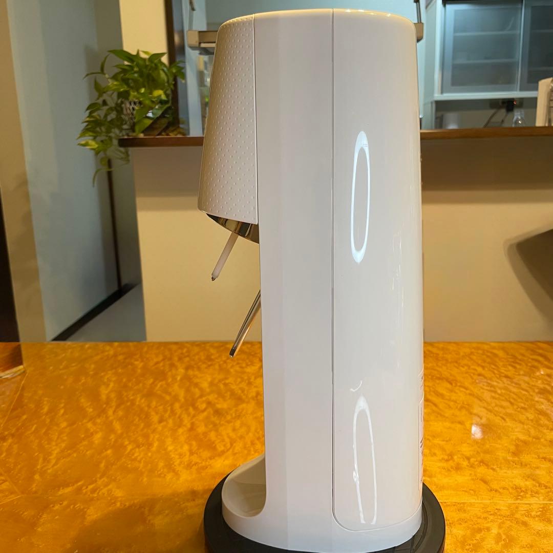 ソーダストリーム スピリット　ホワイト ガスシリンダー2本 専用1Lボトル1本