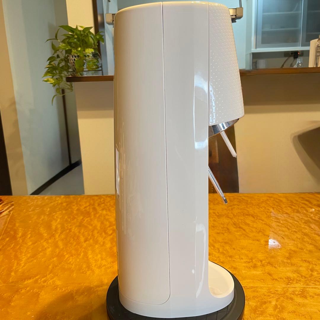 ソーダストリーム スピリット　ホワイト ガスシリンダー2本 専用1Lボトル1本