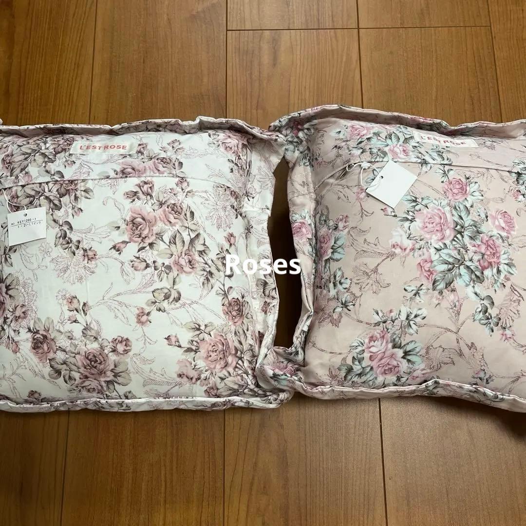 レストローズ　クッション　レーシーローズ柄　スパンコール装飾　2個