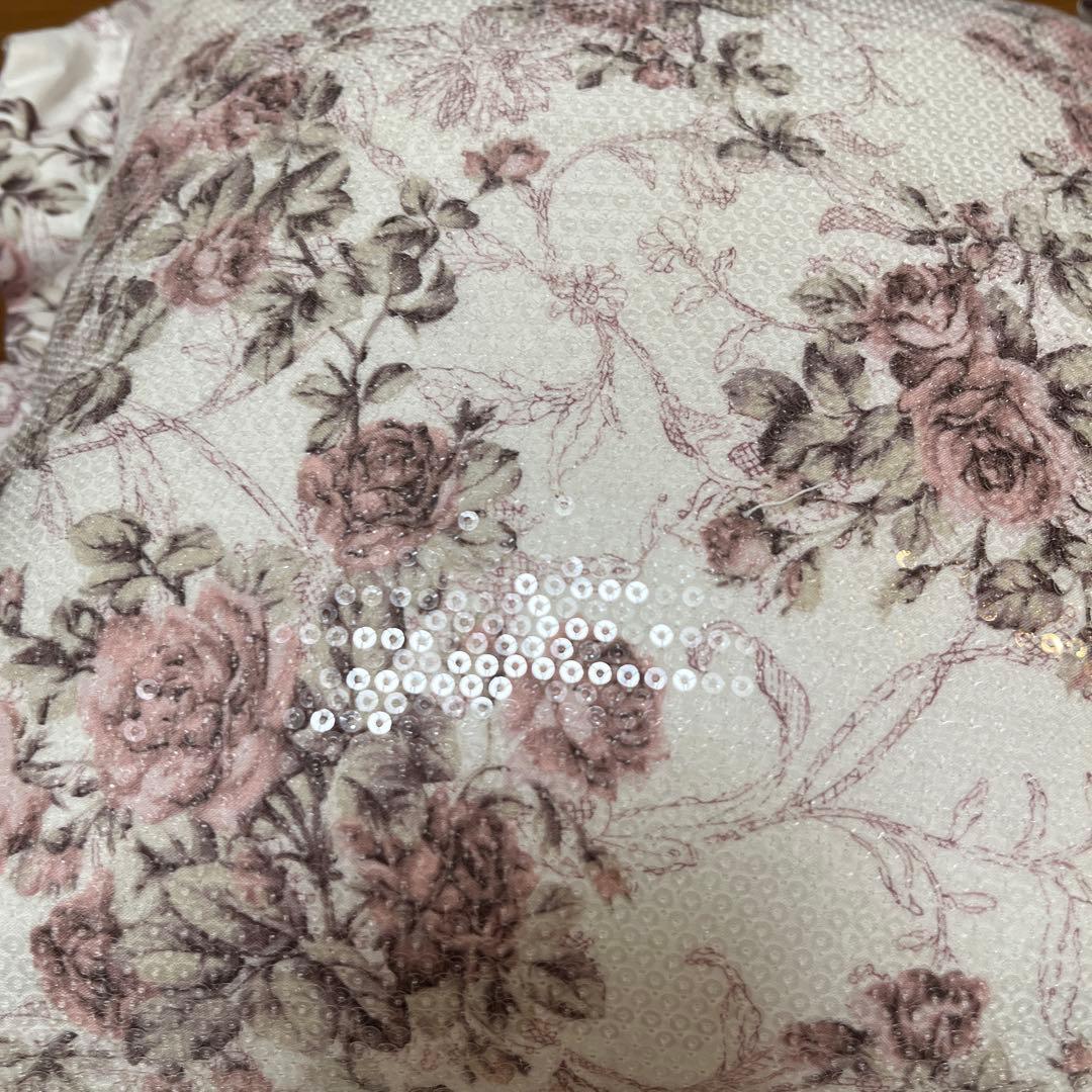 レストローズ　クッション　レーシーローズ柄　スパンコール装飾　2個