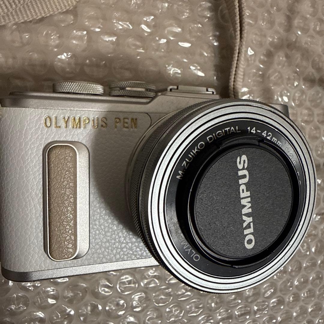 ミラーレス一眼カメラ　OLYMPUS E-PL8