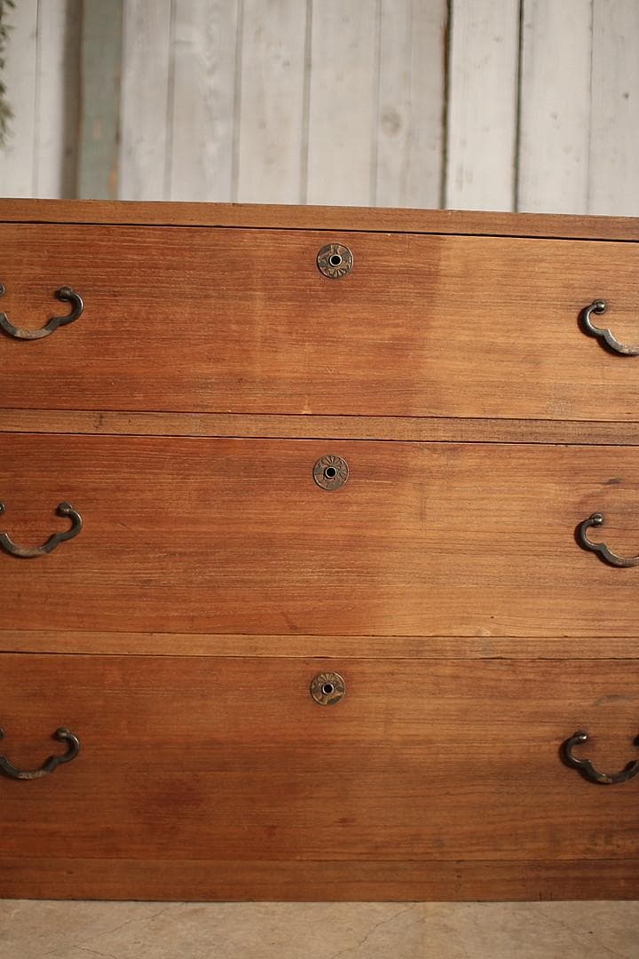 味のある木製のチェスト　引き出し3段　桐箪笥　昭和レトロ　タンス　古家具　古民家