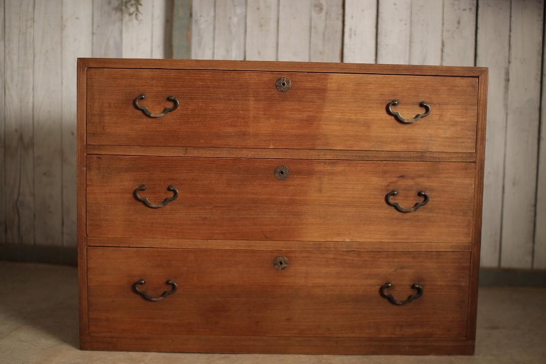 味のある木製のチェスト　引き出し3段　桐箪笥　昭和レトロ　タンス　古家具　古民家