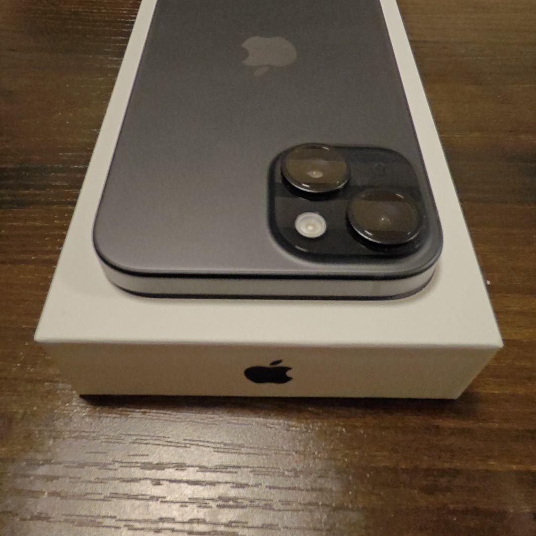 Apple iPhone 15 本体 シムフリー 128GB 美品 ケース付き