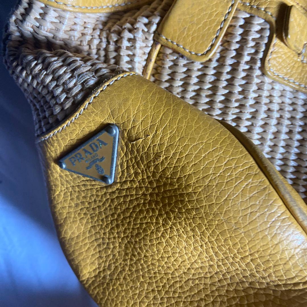 プラダのカゴバック