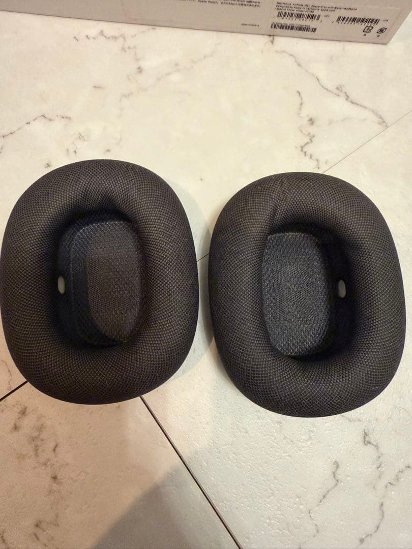 AirPods Max ブラック 動作確認済み 美品　カーボンケース付き