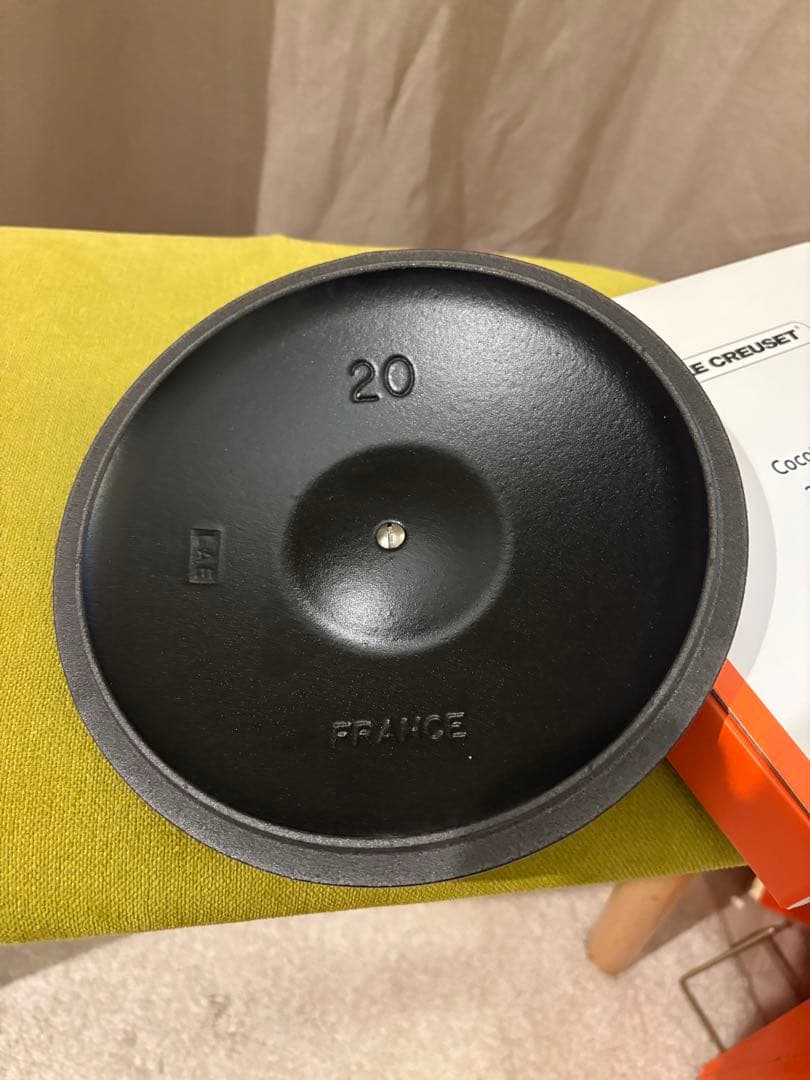 ル・クルーゼ 大ココット・エブリィ20cm インナーリッド(内蓋)つき