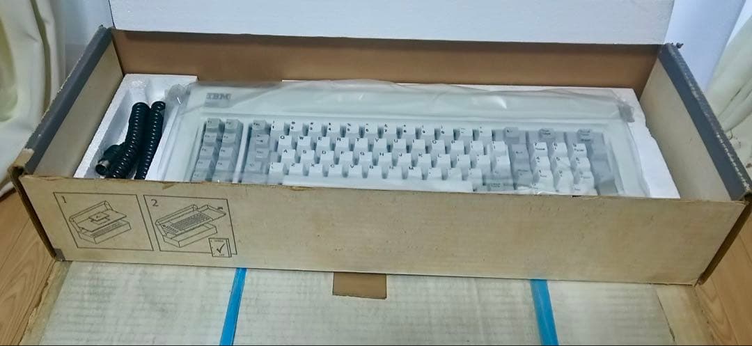 IBM/XT PC 5160-068、本体とキーボード