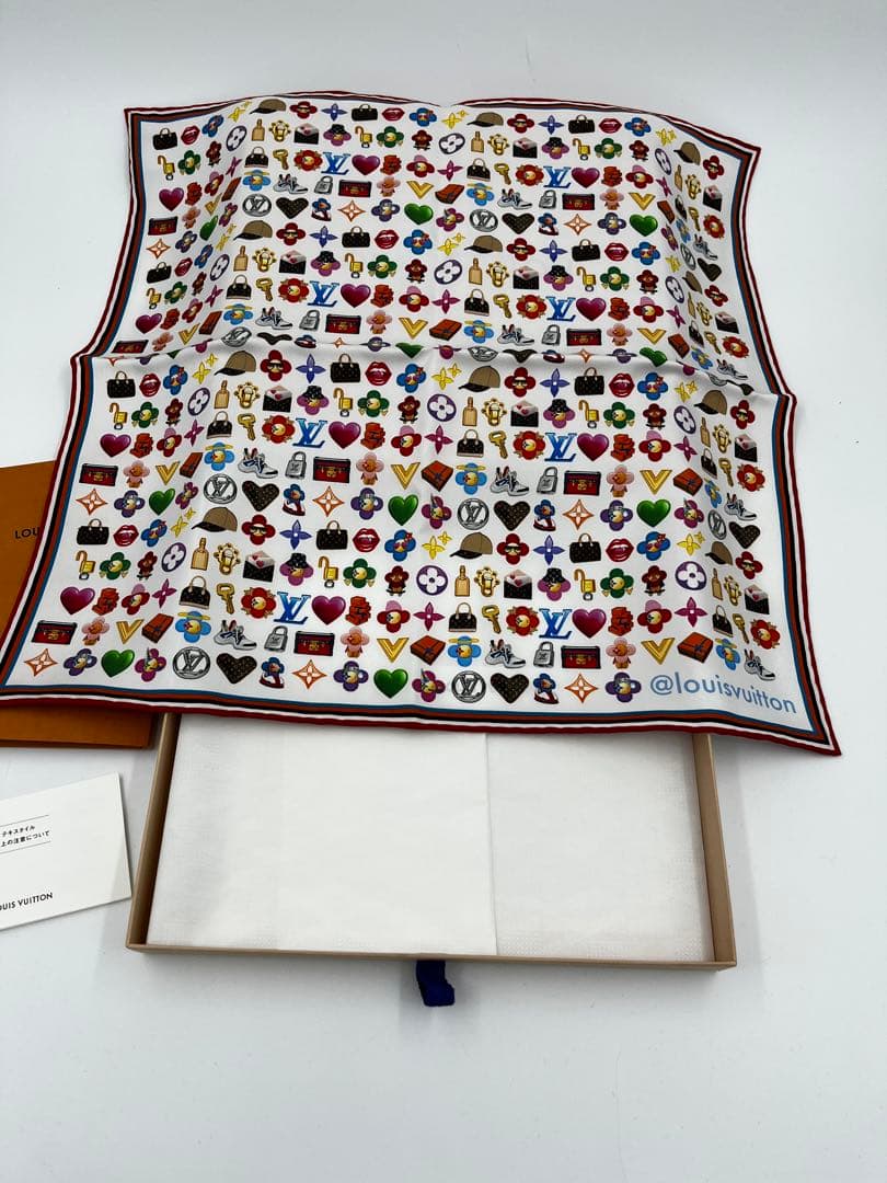 未使用！ルイヴィトンLouis Vuitton ハンカチ　スカーフM77355
