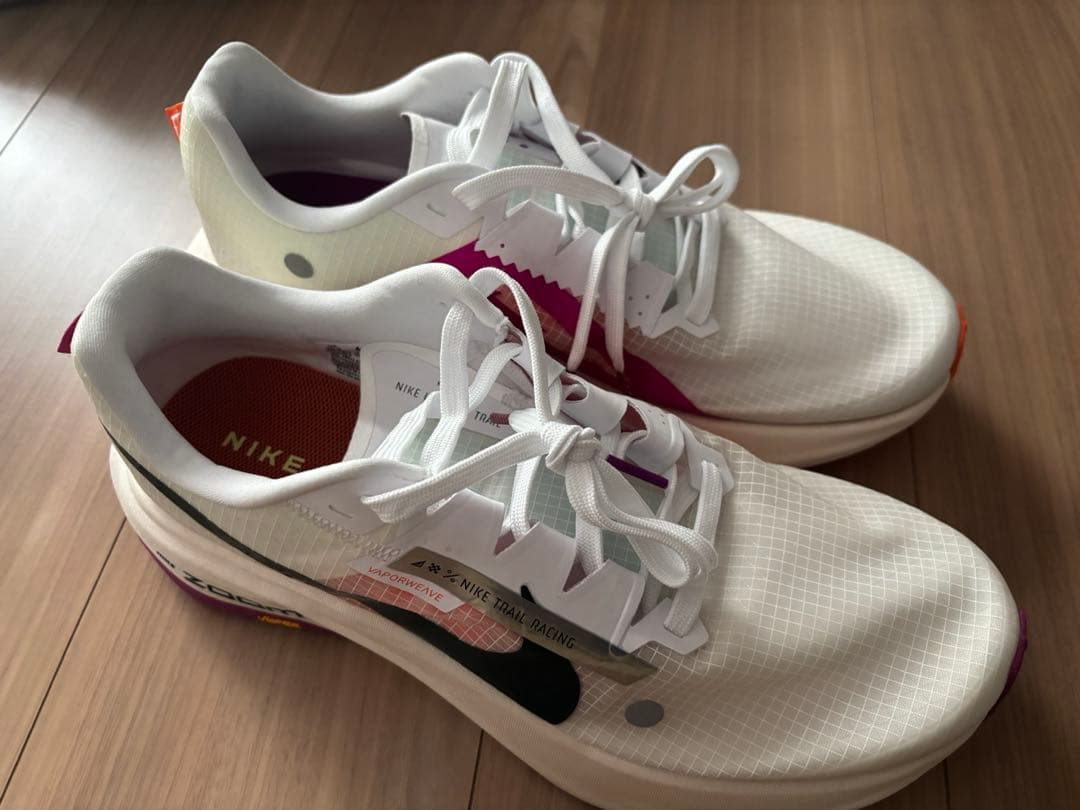 新品未使用 限定 ナイキ　NIKE ウルトラフライ28.5㎝ トレイルランニング