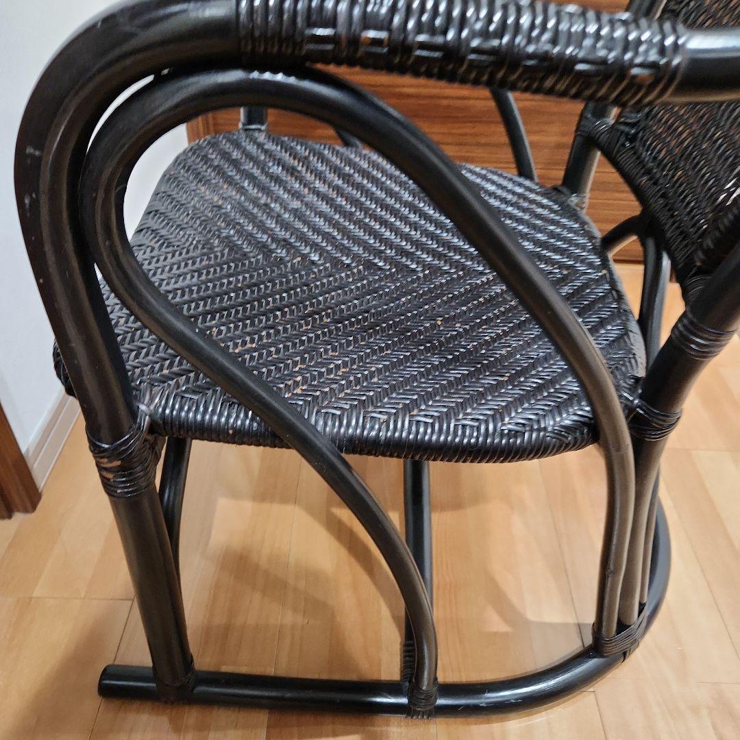 KAZAMA黒のラタンアームチェア