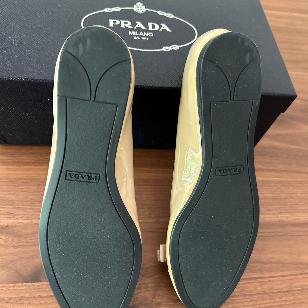 PRADA ベージュ バレエシューズ