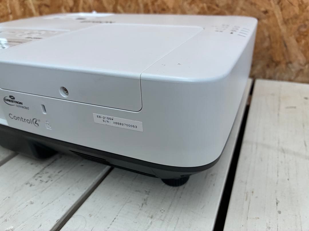 0686 EPSON プロジェクター　EB-2155W ランプ点灯時間 754h