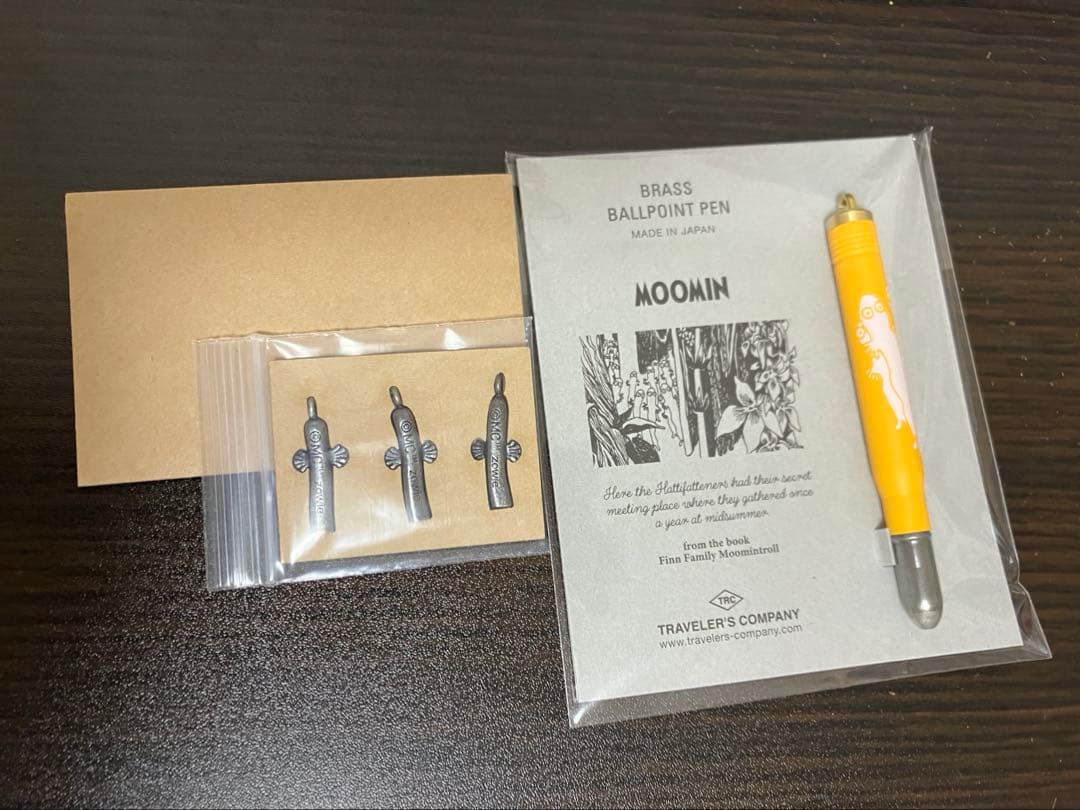 お値下げ　トラベラーズノート　MOOMIN 限定セット　ブラスペンとチャーム