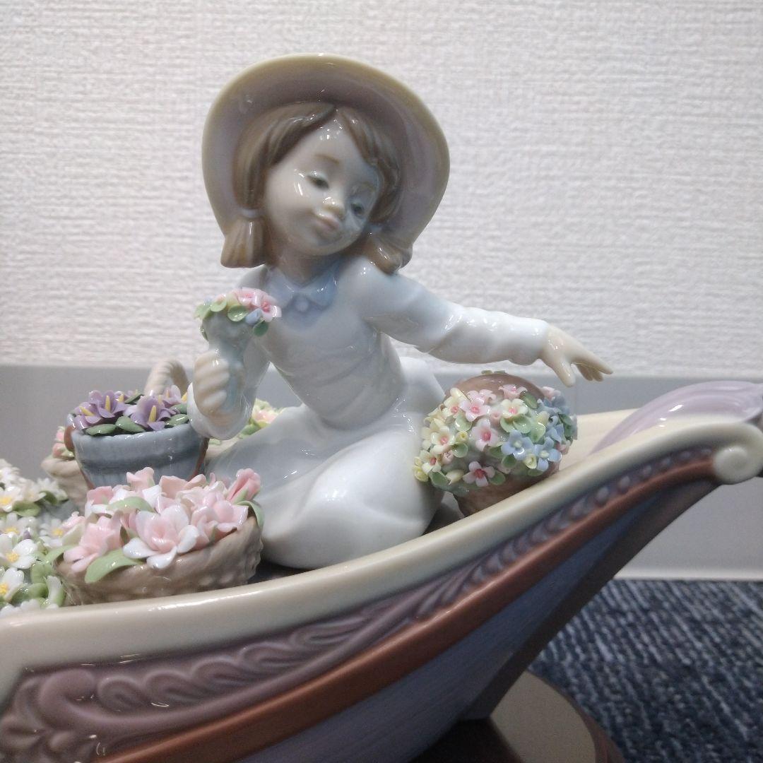 ＊Jasmine＊リヤドロの代表作＊「バルコ・デ・フローレス」専用台座付き