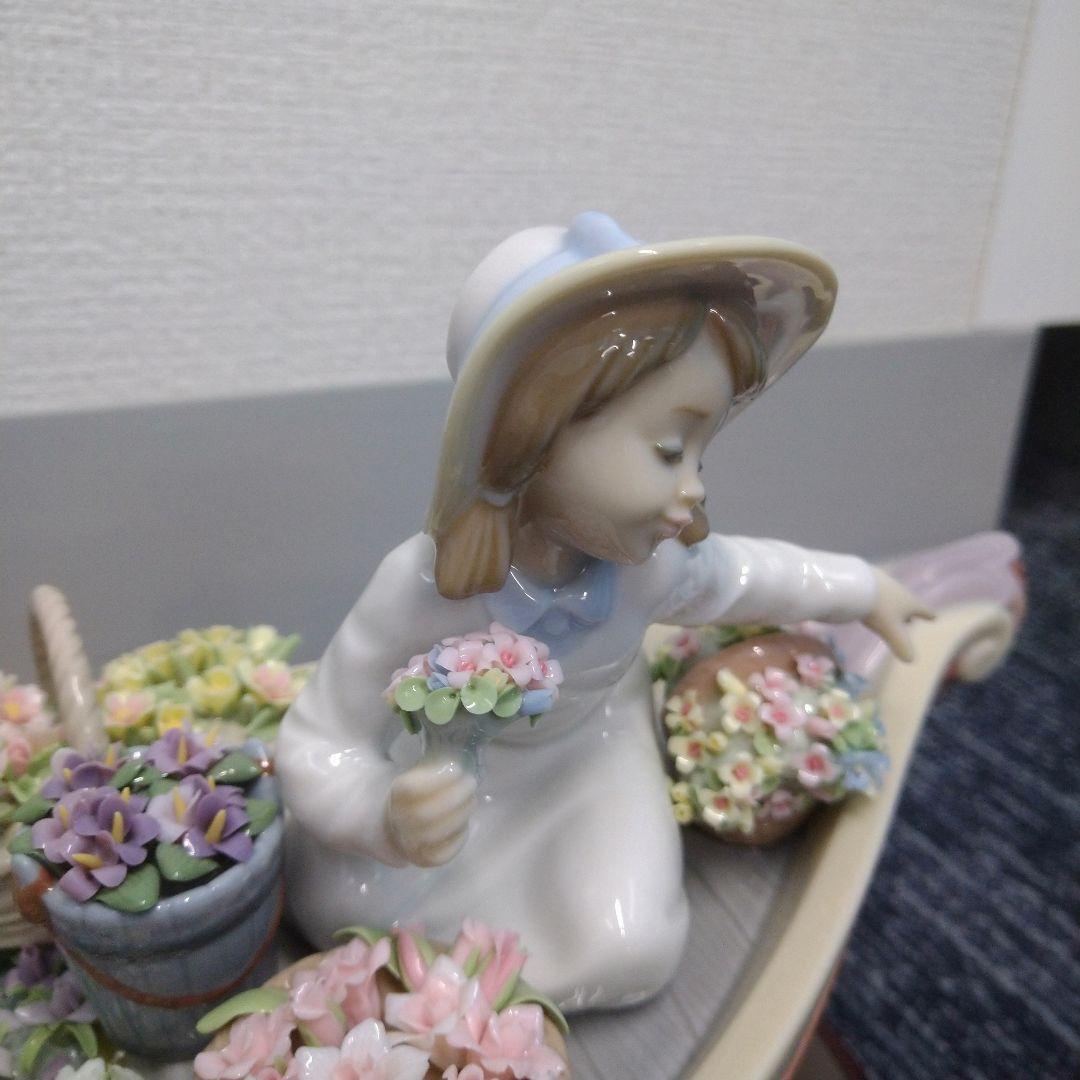 ＊Jasmine＊リヤドロの代表作＊「バルコ・デ・フローレス」専用台座付き