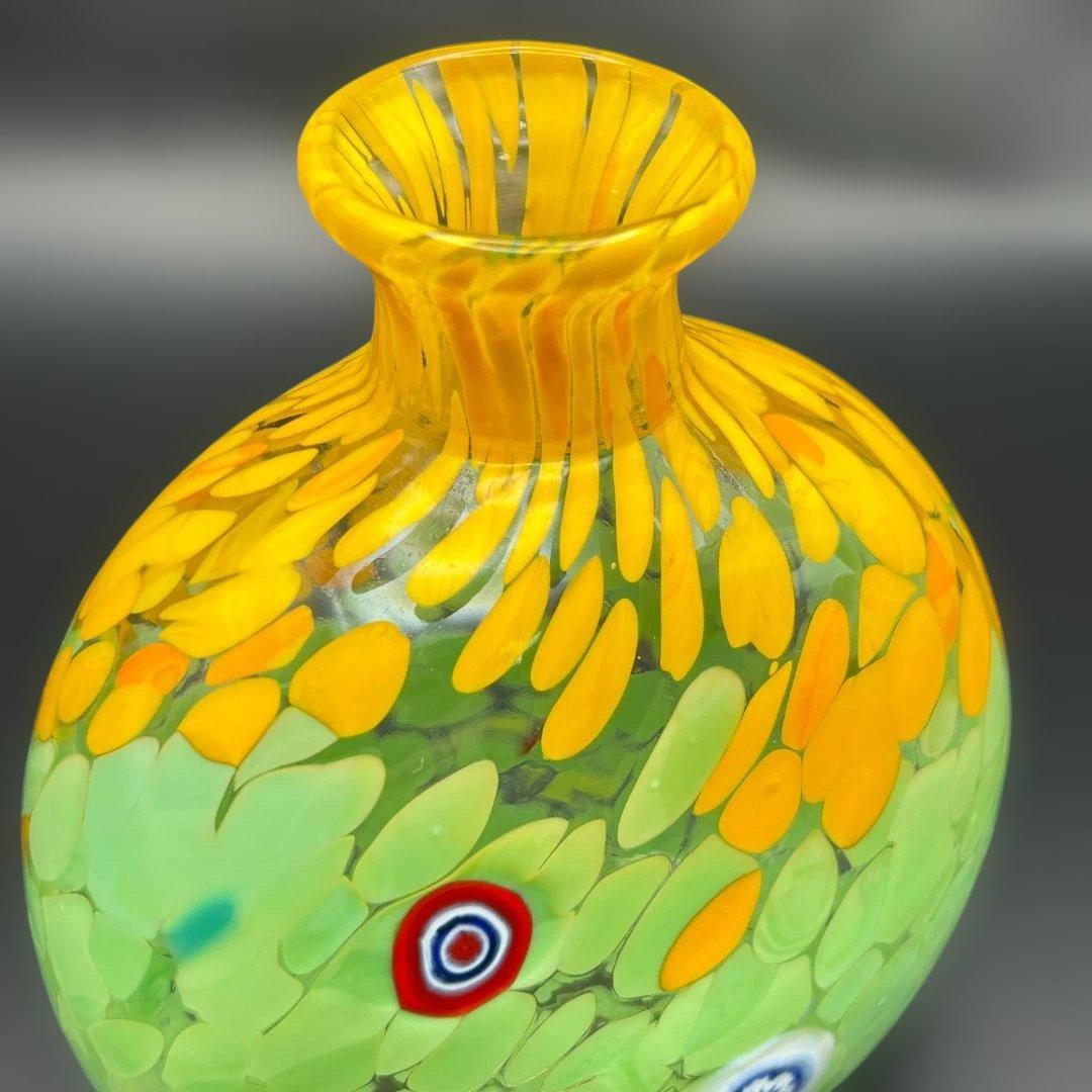 工芸ガラス　花瓶　置物　（美品）