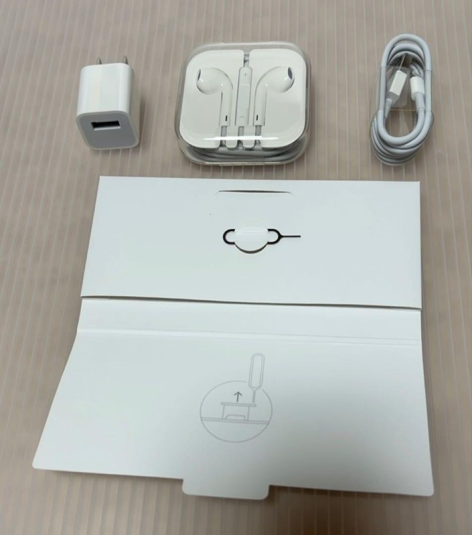 Apple iPhone8 SIMフリー 64GB 付属品付き バッテリー新品