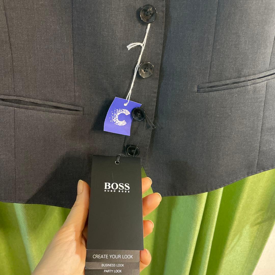 BOSS ダークグレー ノースリーブベスト