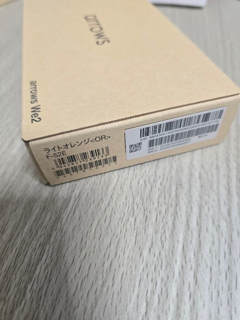 新品未使用　arrows We2 ライトオレンジ 本体