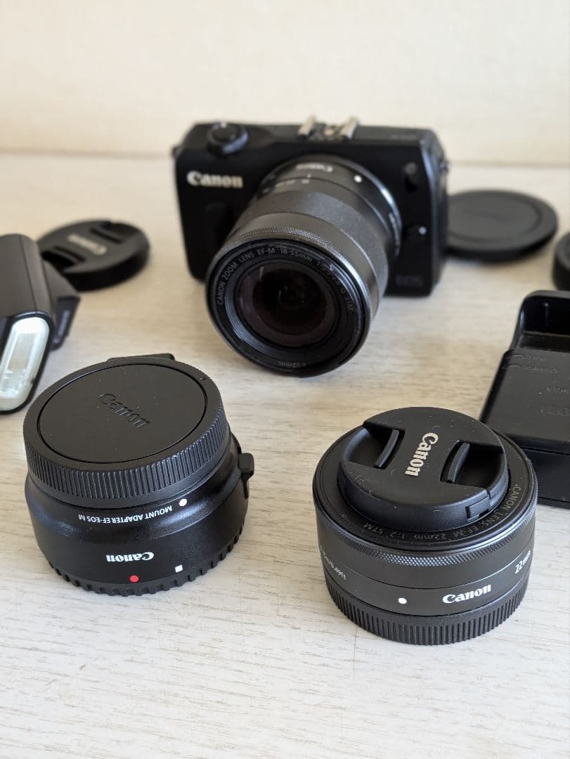 【ジャンク】Canon EOS M デジタル一眼レフ