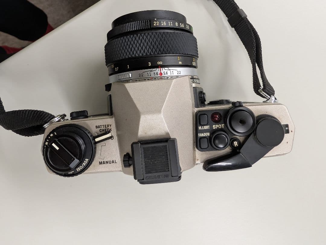 Olympus OM-4 チタン 一眼レフカメラ レンズ付き