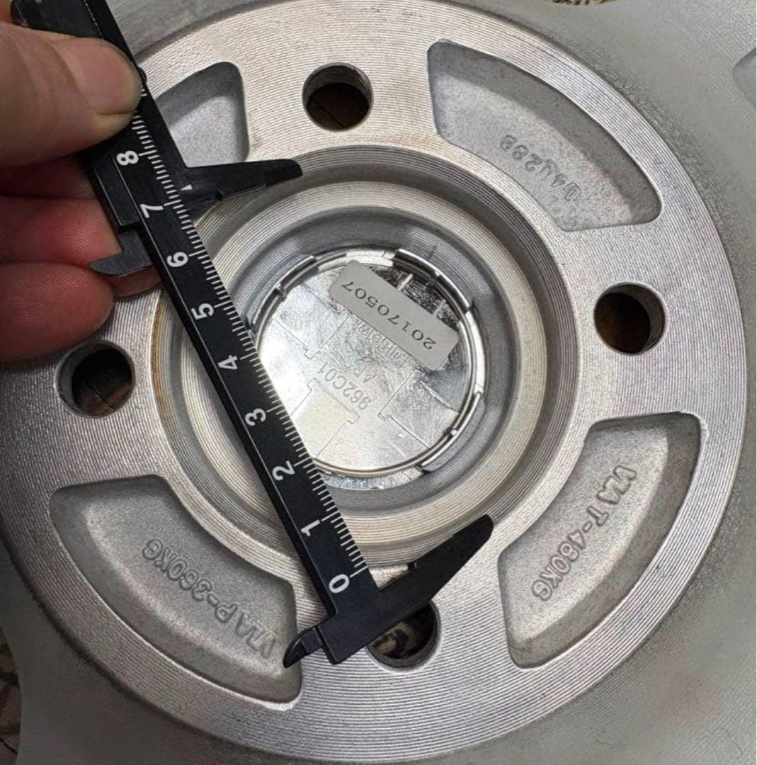 ㉛軽トラ・箱バン用の新品ゴツゴツタイヤと中古ホイールとナット付き