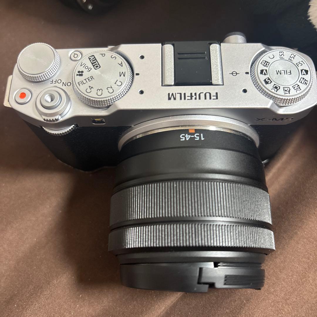 Fujifilm X-M5 ミラーレス一眼 15-45mmレンズ付き