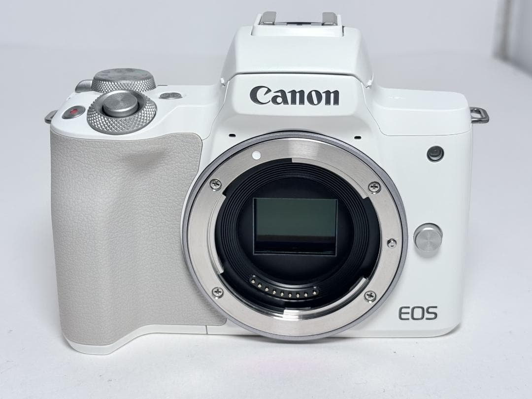 新品級 キヤノン EOS Kiss M2 ボディ ホワイト
