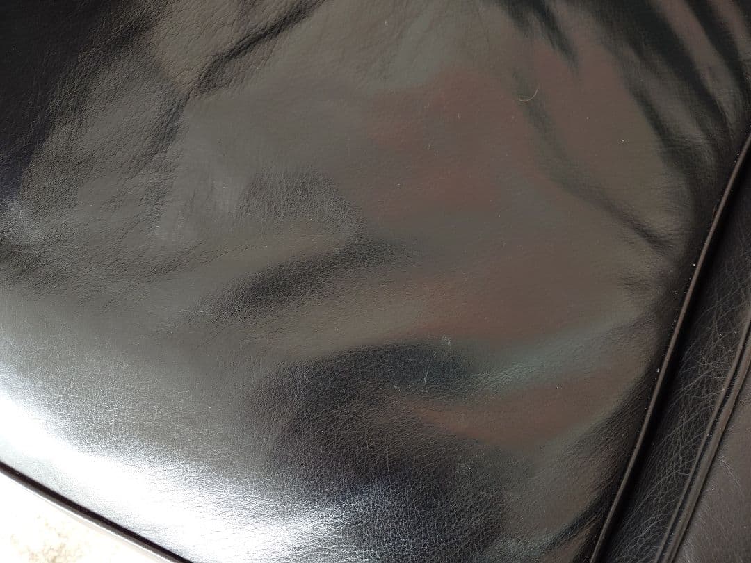 ル・コルビュジエLC2 3人掛け黒レザー IDC大塚 送料込 参考79.8万