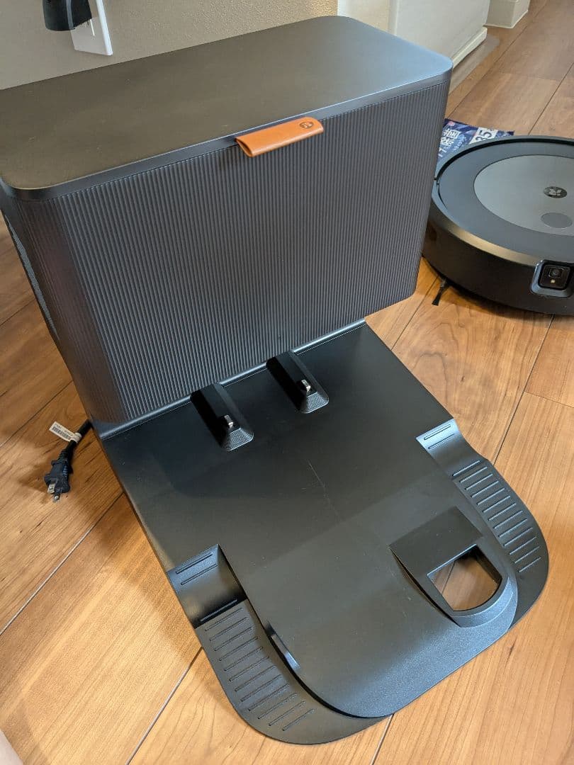 ヤマ　ロボット掃除機 本体　ルンバj5+　箱無し