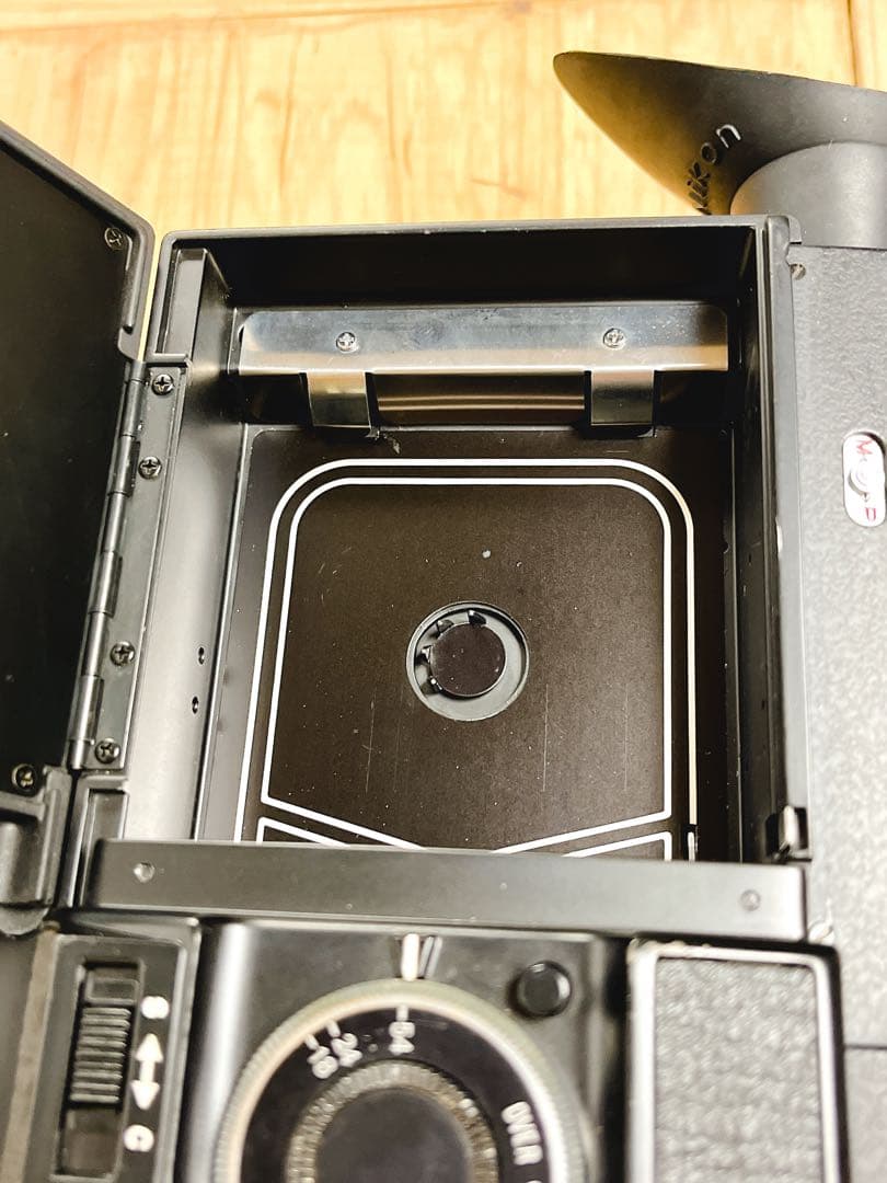 Nikon R8 SUPER 8ミリカメラ 通電確認済