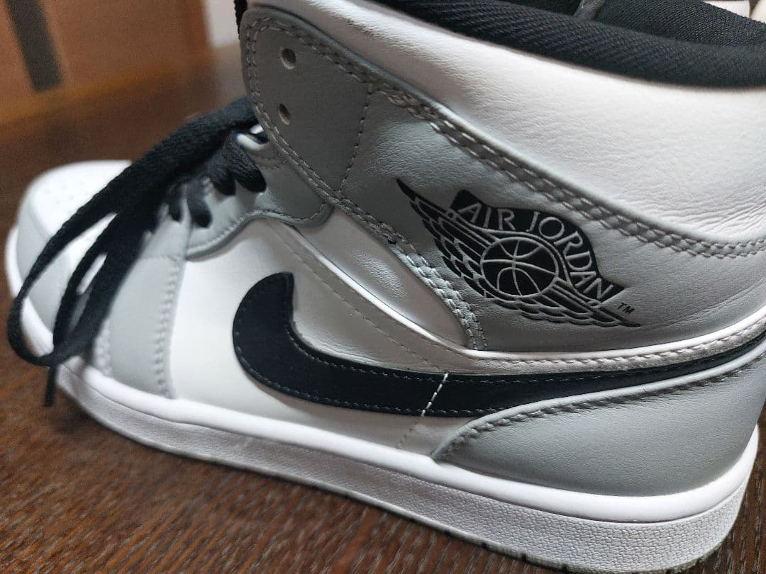 ナイキエアジョーダン１　ミッドライトスモークグレー