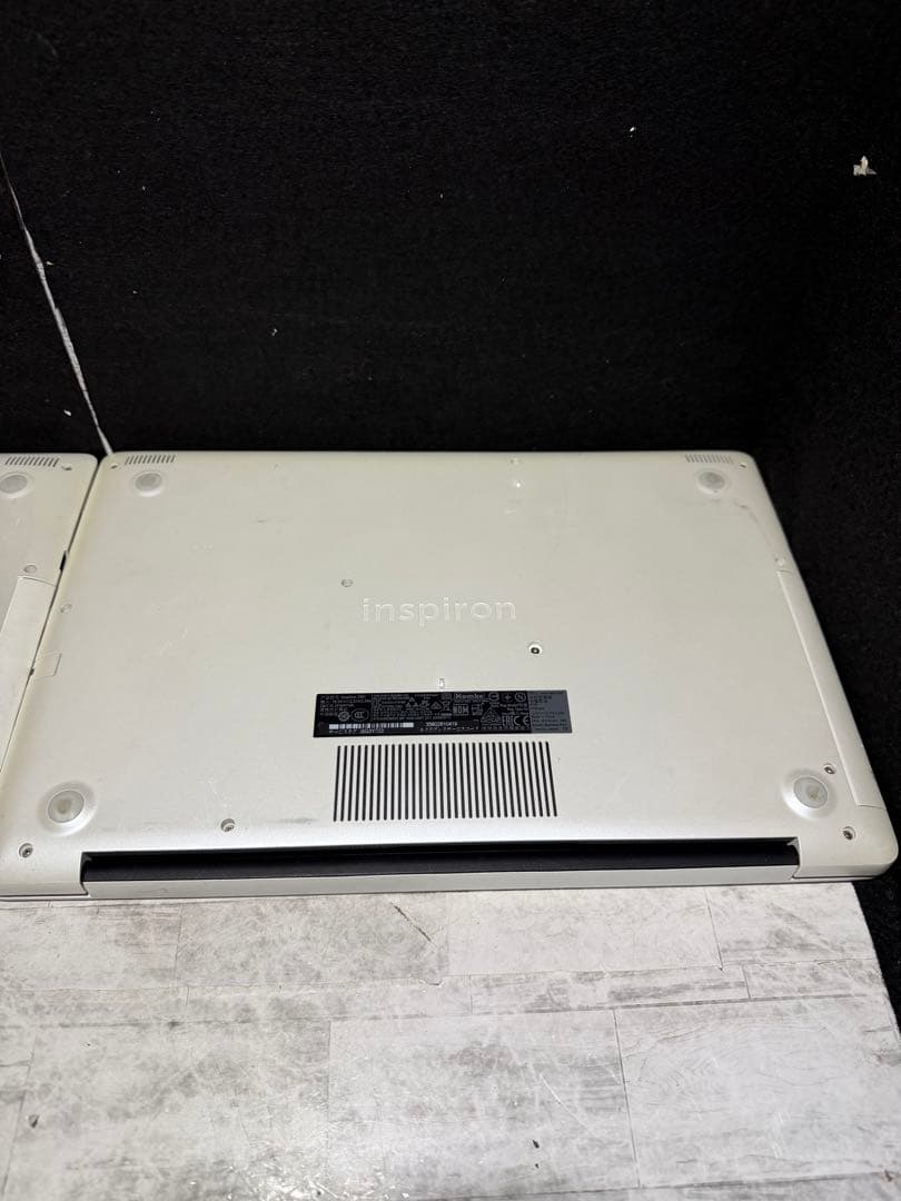 DELL ノートPC Inspiron 3581