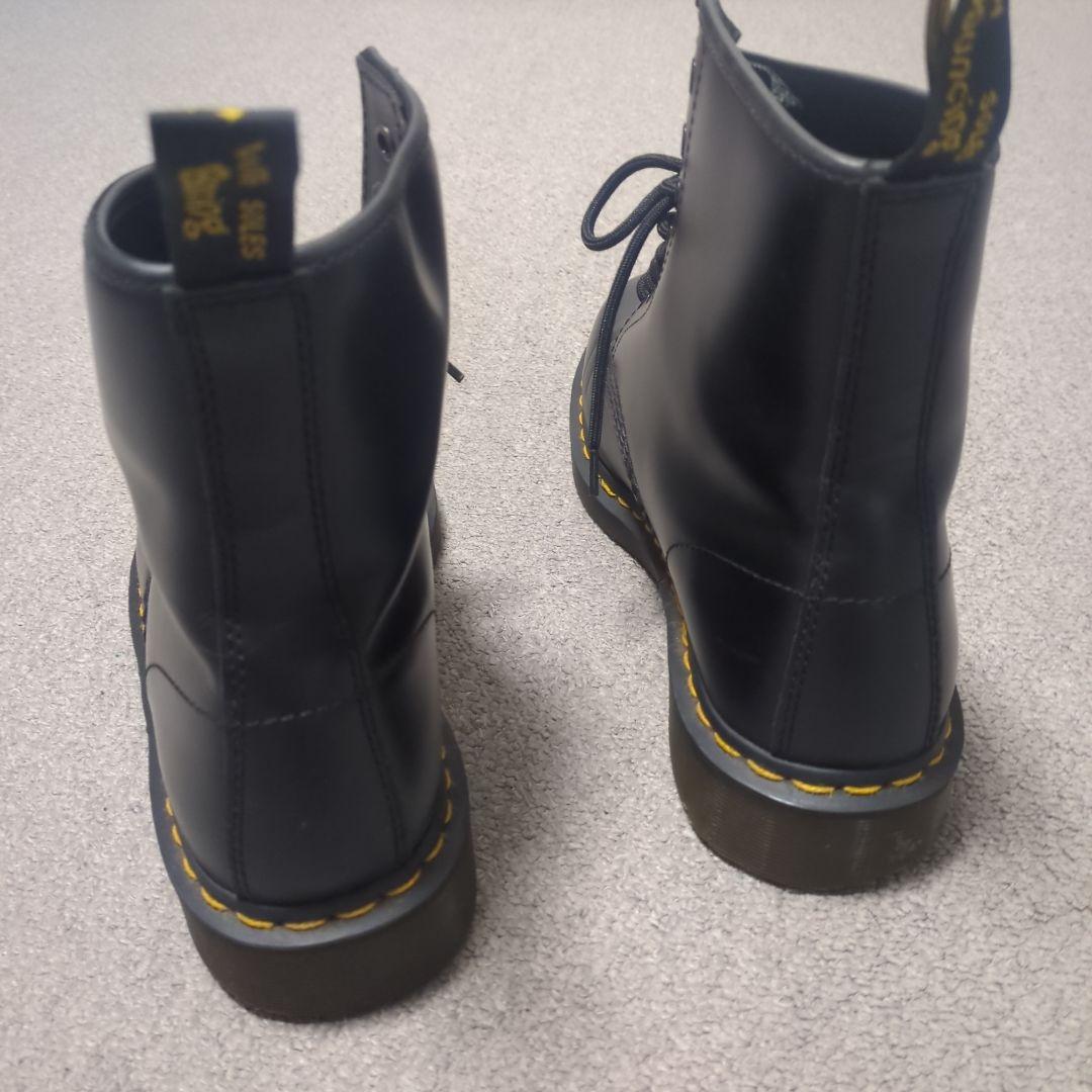 ドクターマーチン ブラックレザーブーツ 8穴