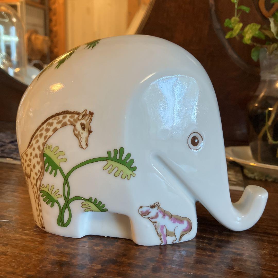 ドレスナー銀行　象の貯金箱　3