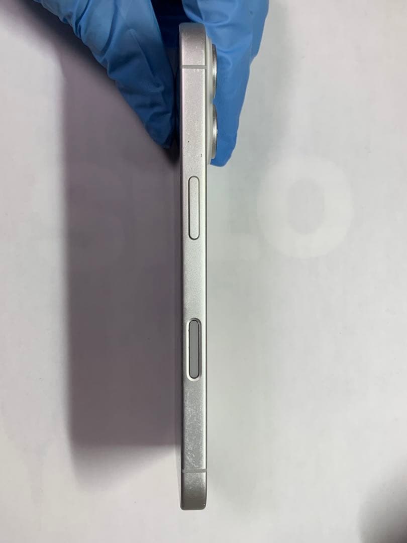 iPhone 16 128 GB ホワイト SIMフリー