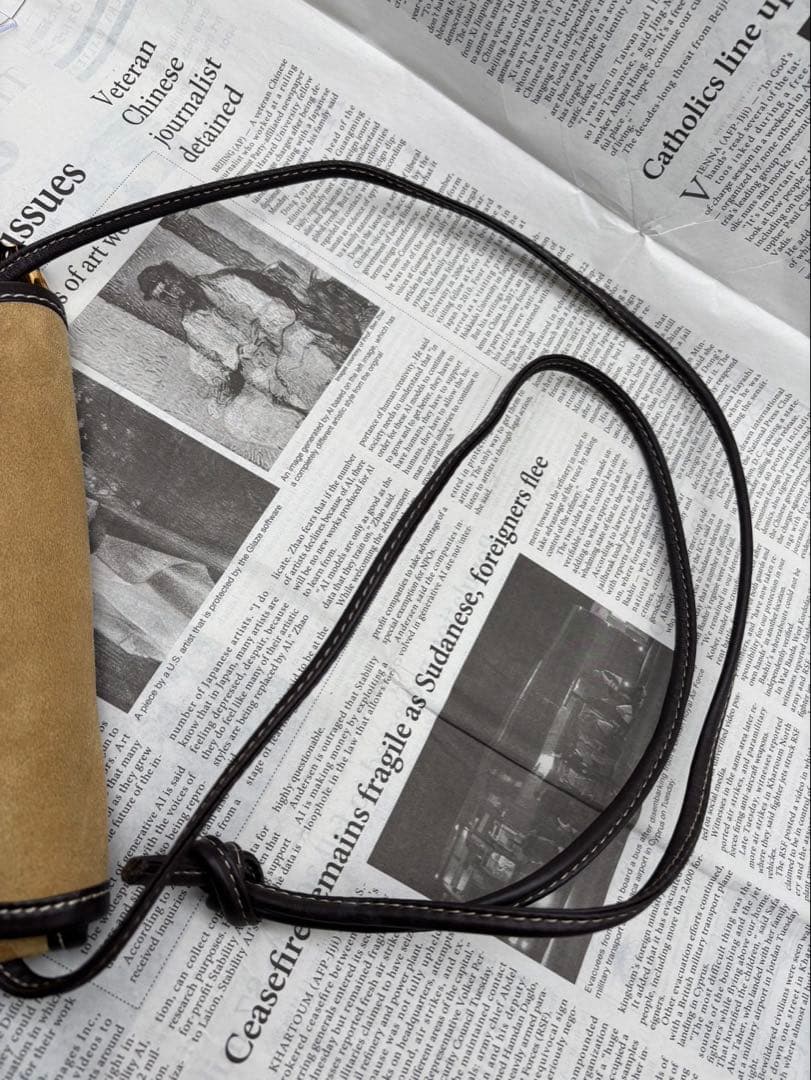 LOEWE ロエベ　アナグラム　スエード ショルダーバッグ 、サコッシュ