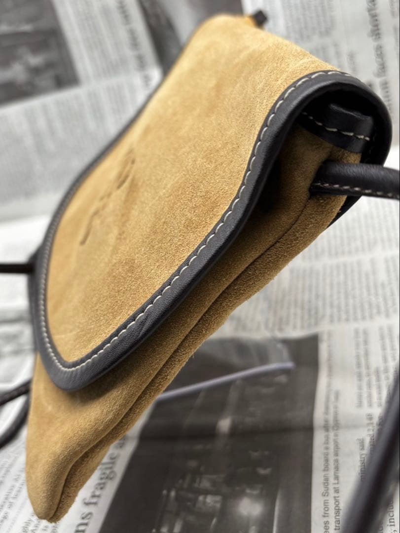 LOEWE ロエベ　アナグラム　スエード ショルダーバッグ 、サコッシュ