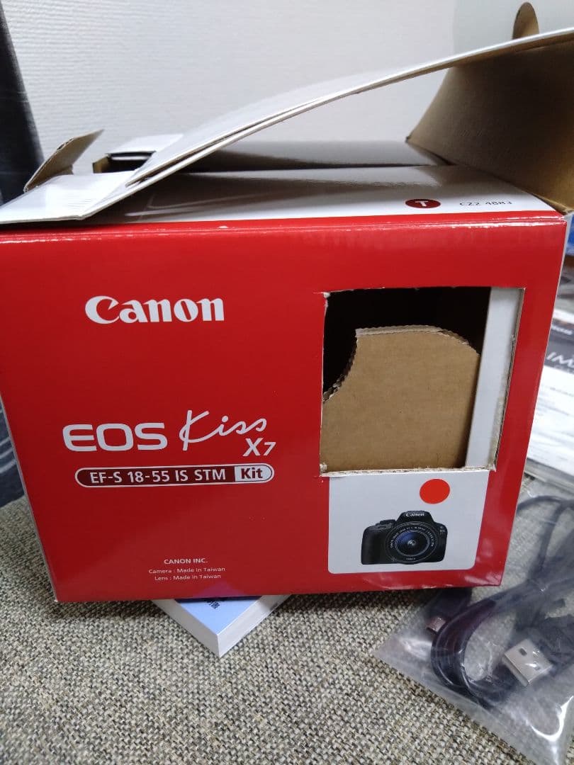 【AB評価】　Canon EOS Kiss X7 本体＋バッテリー・充電器